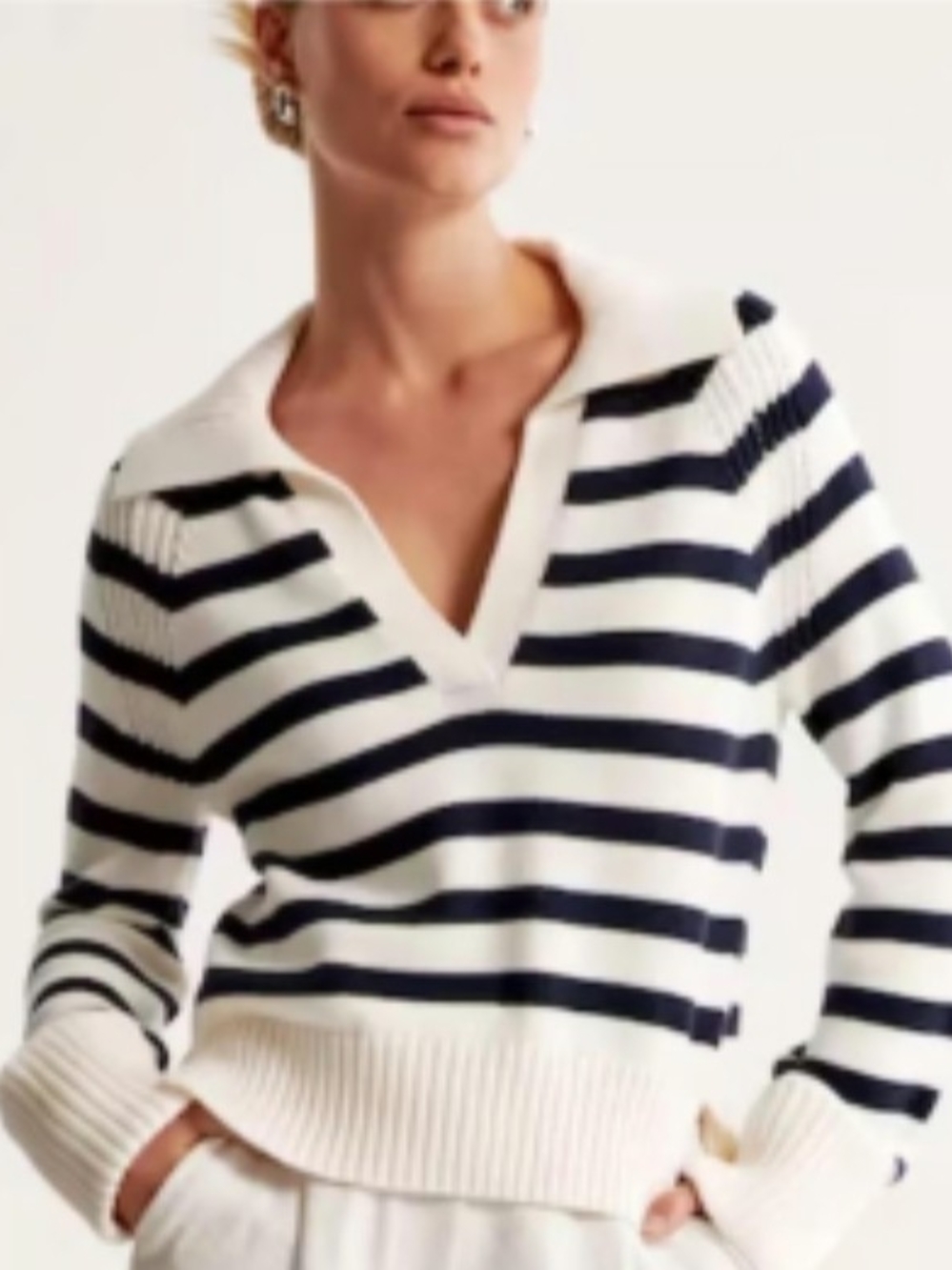 Abercrombie & Fitch White and Navy Striped V-Neck Sweater